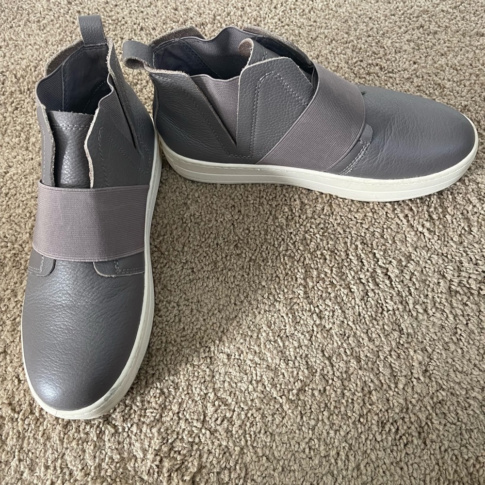 Platform sneakers